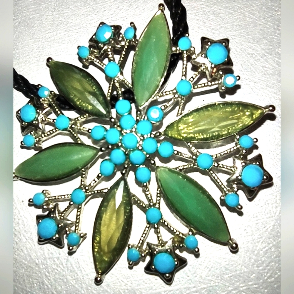 Southwest Style Pendant w/ Turquoise & Green Stones